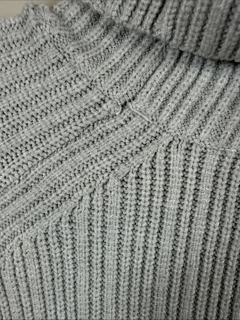 7 Diamonds Men's Turtleneck Sweater in Light Gray